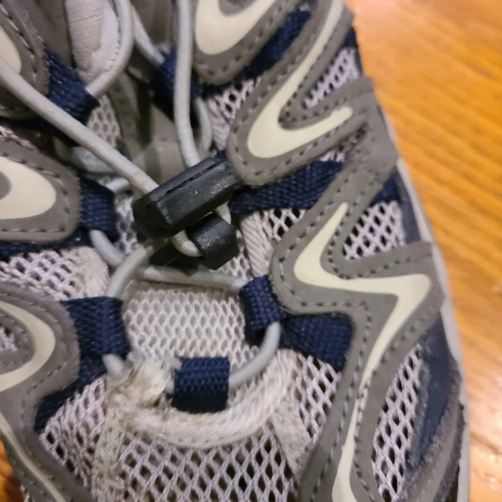 Bass Sneakers